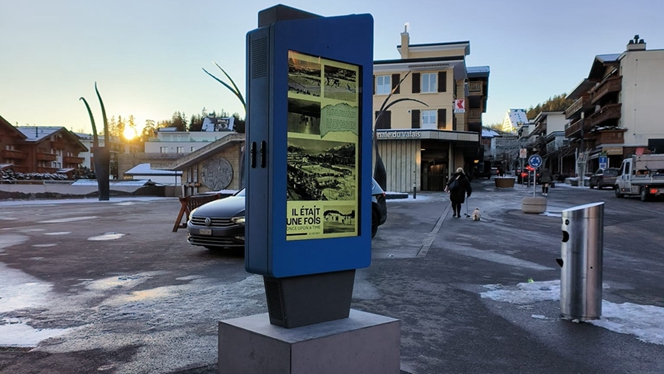 YEROO 65-inch Double-Sided Outdoor LCD Kiosk Project in Switzerland