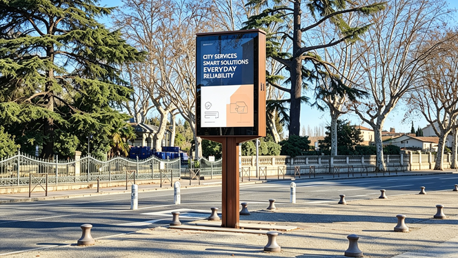 YEROO Outdoor LED Mupi Digital Signage Project in France